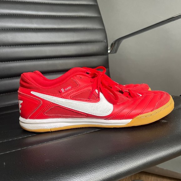 Nike University Red Gato SB - Picture 2 of 6